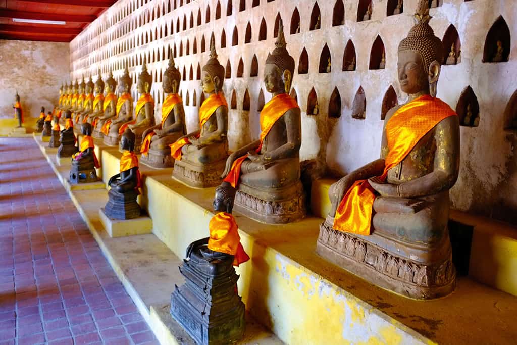 Tượng phật tại chùa Wat Sisaket.